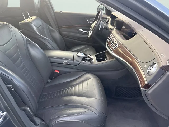 Used 2019 Gray Mercedes-Benz S 560 image 23