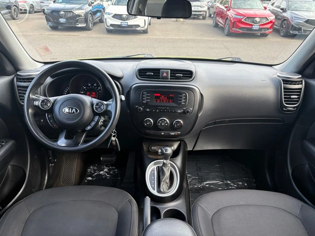 Used 2014 Green Kia Plus image 25