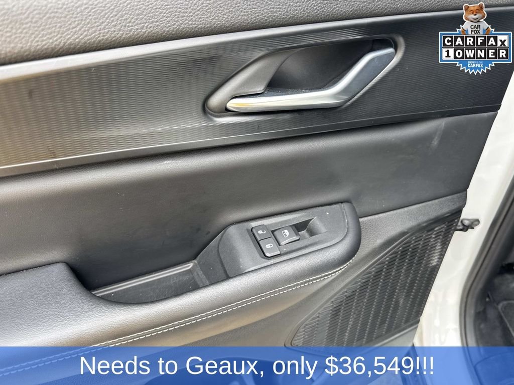 Used 2025 White Jeep Altitude image 34