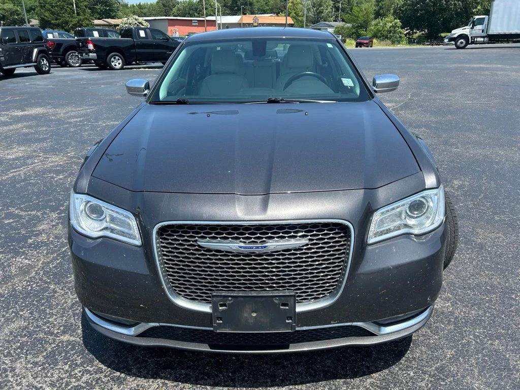 Used 2021 Granite Crystal Clearcoat Metallic Chrysler Touring image 2