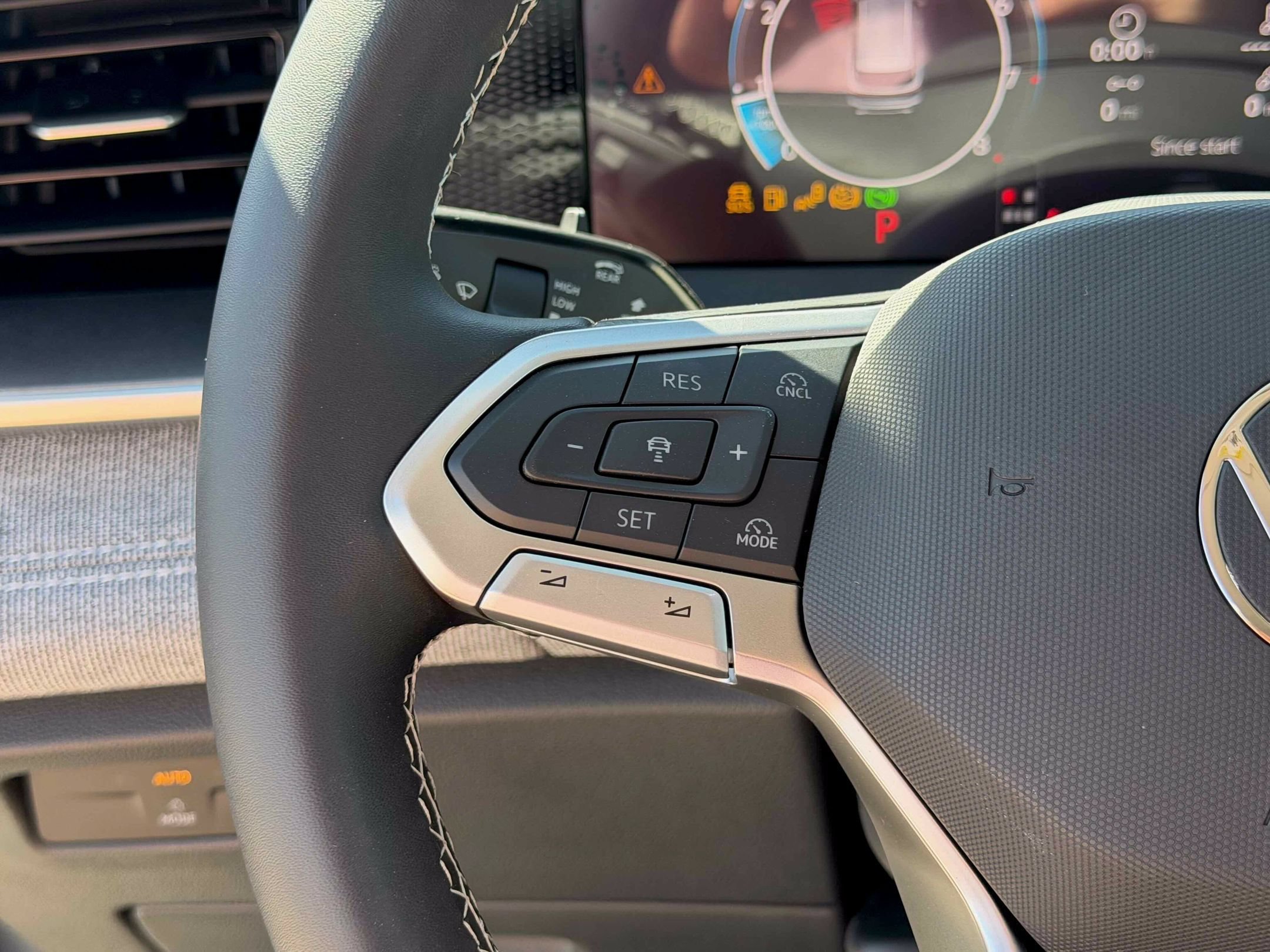 New 2026 Platinum Gray Volkswagen S image 17