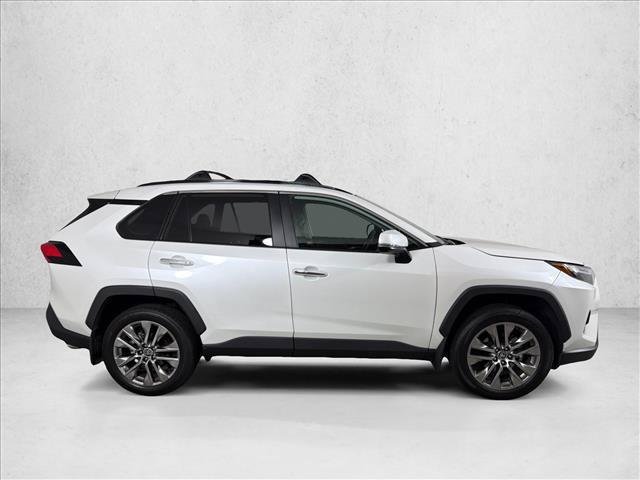 Certified Used 2025 WIND CHILL PEARL Toyota  image 3
