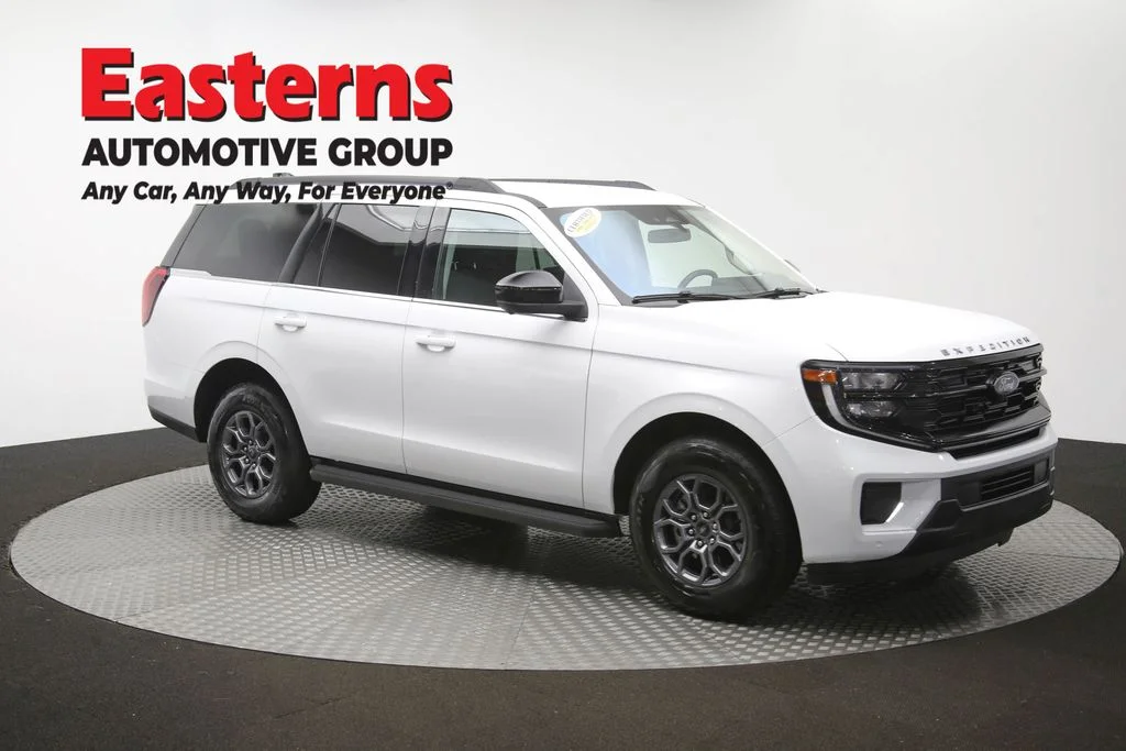 Used 2025 White Ford Active image 48