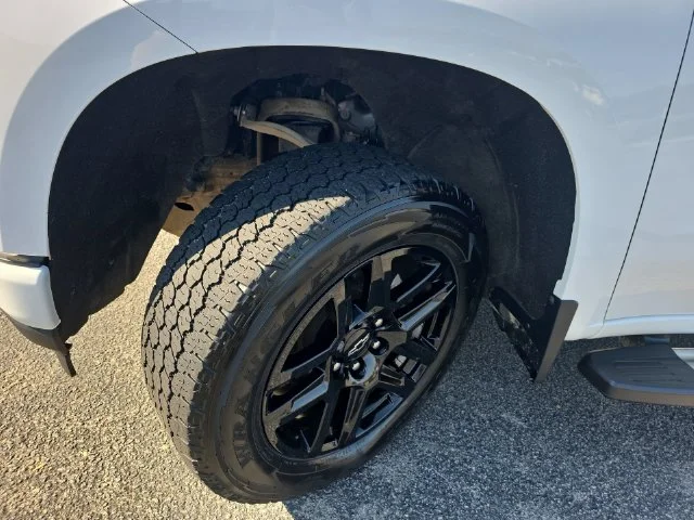Used 2022 White Chevrolet RST image 31