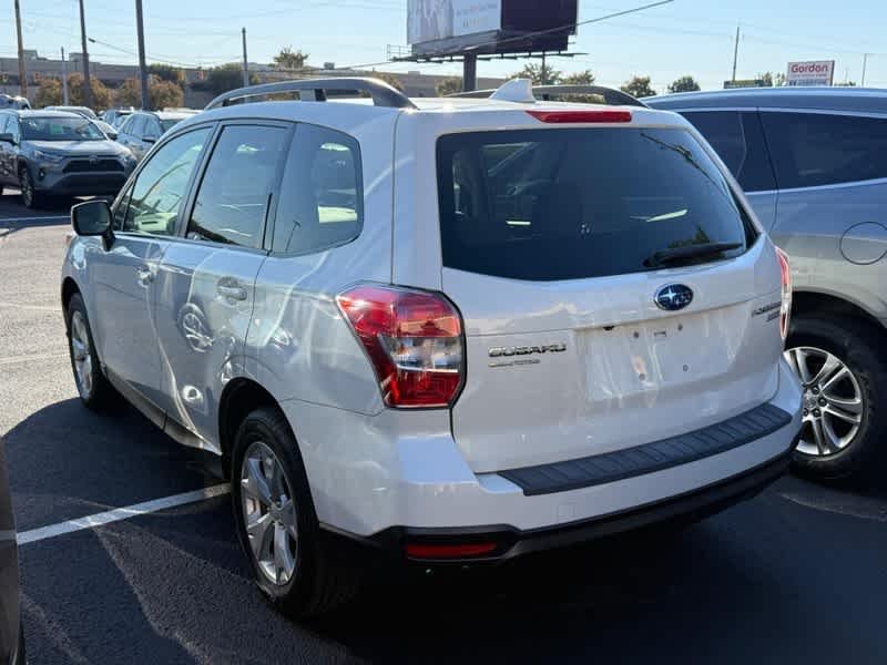 Used 2016 Crystal White Pearl Subaru 2.5i Premium image 3