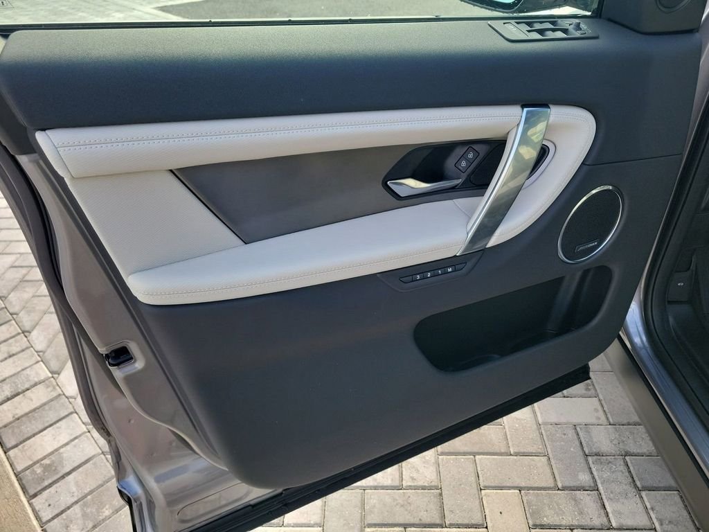 2025 Land Rover Discovery Sport Dynamic SE - Photo 23