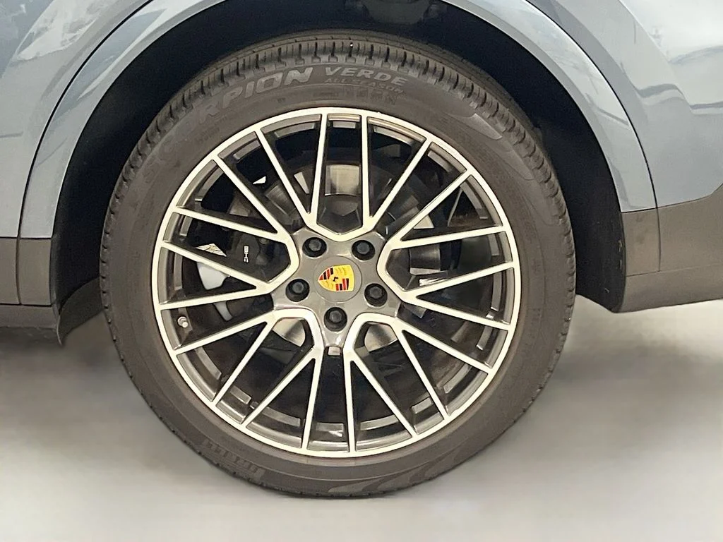 Used 2019 Biscay Blue Metallic Porsche  image 33