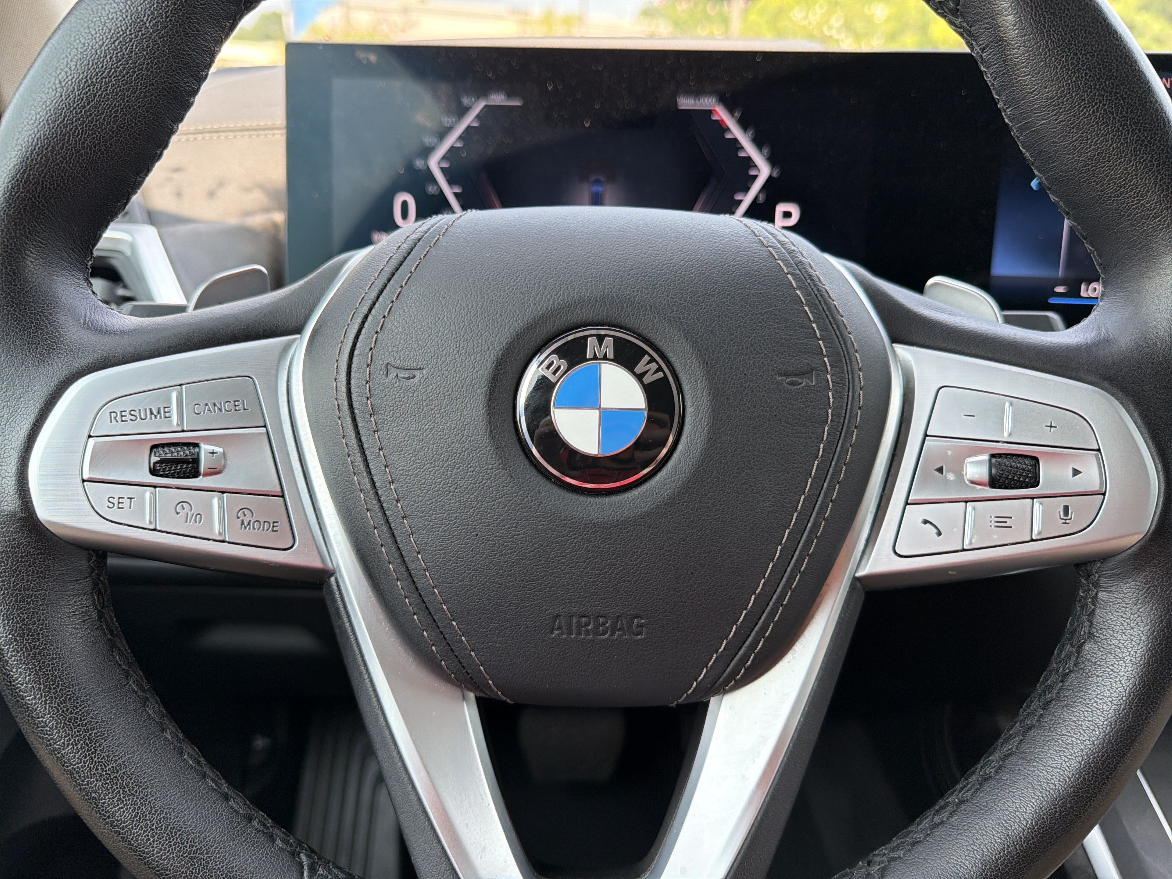 Used 2025 Black Sapphire Metallic BMW xDrive40i image 15