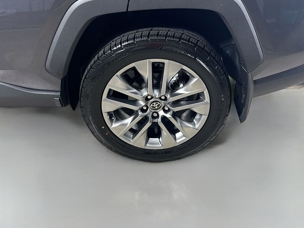 Used 2024 Magnetic Gray Metallic Toyota XLE Premium image 9