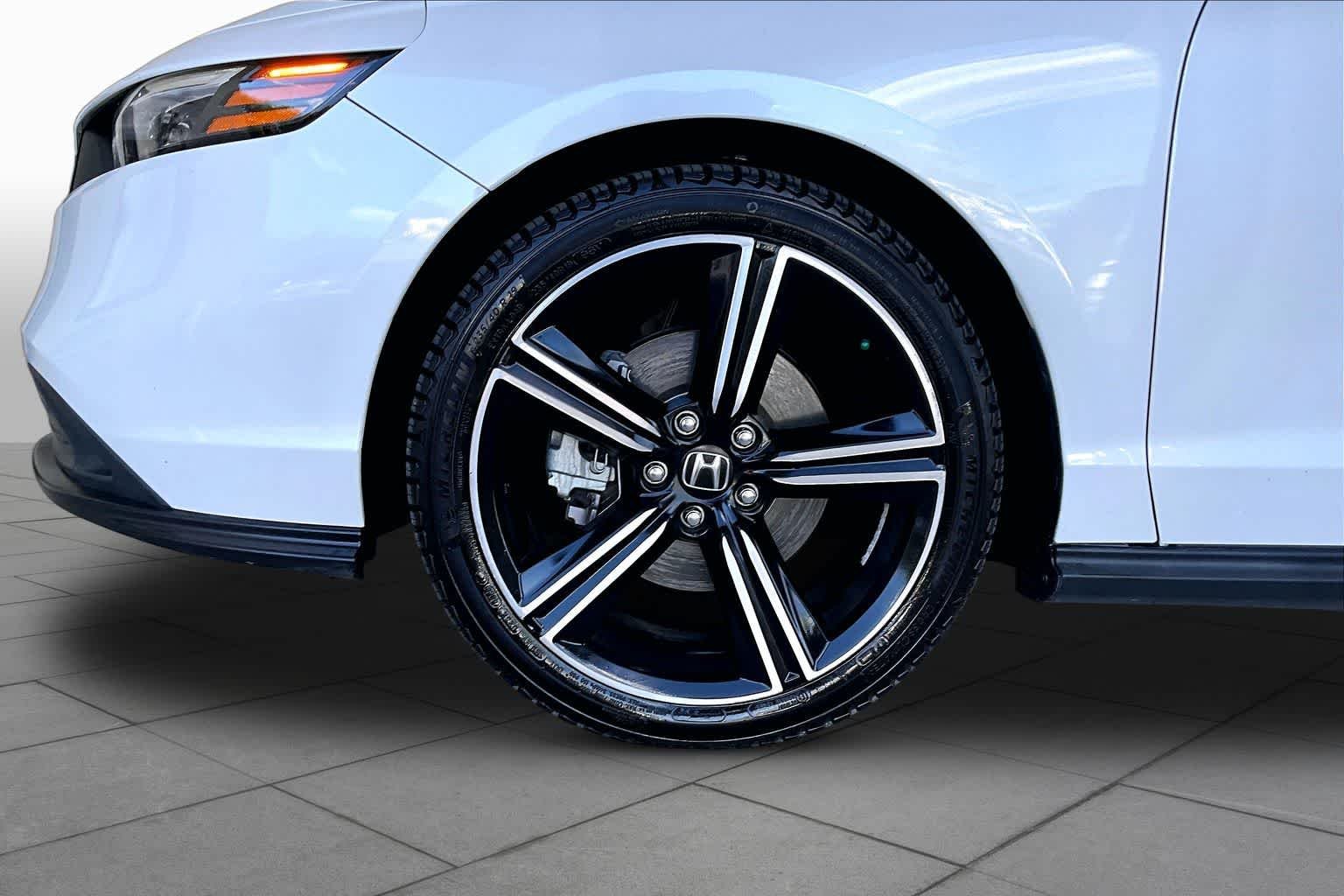 Used 2023 Platinum White Pearl Honda Sport image 11