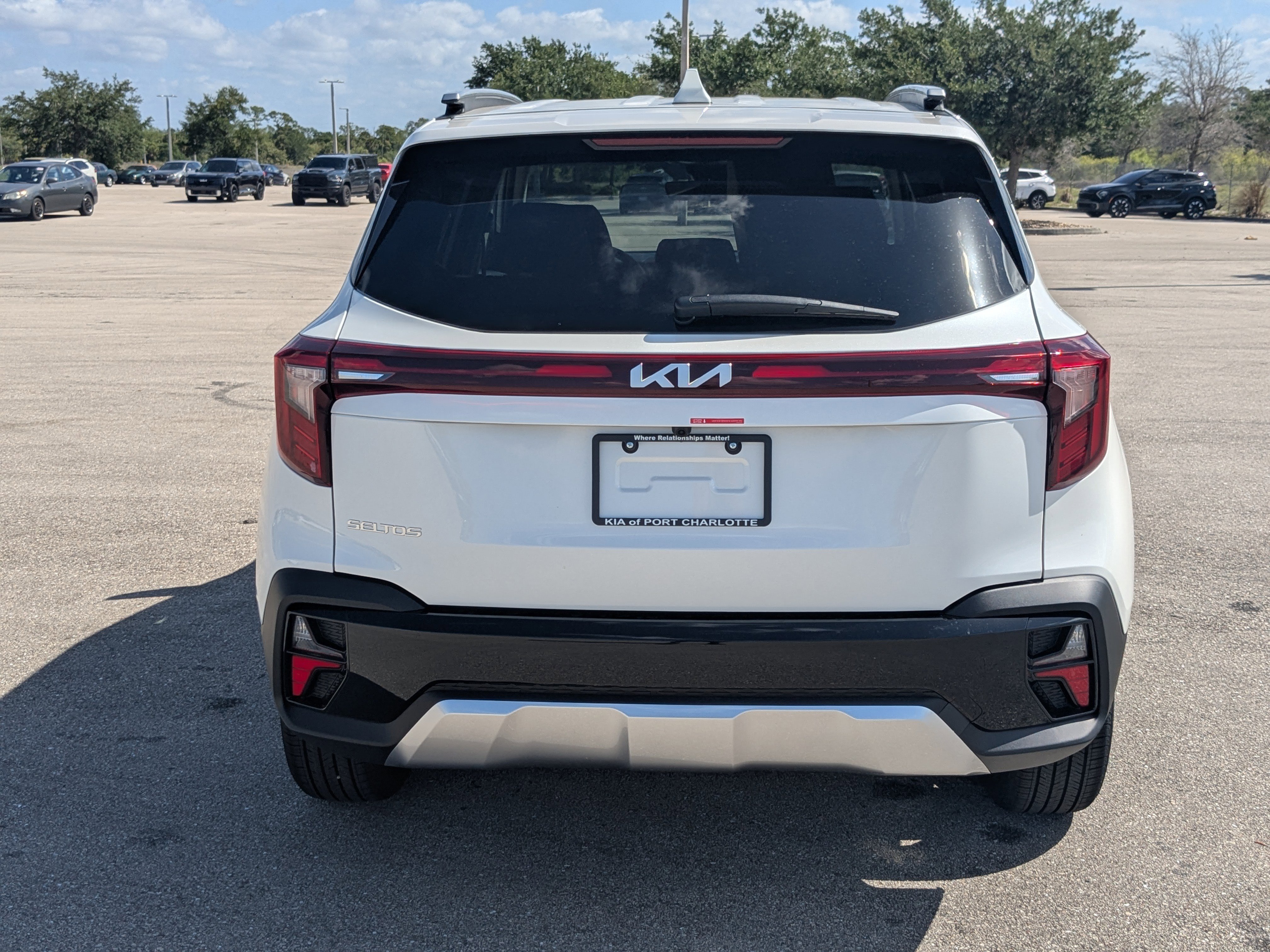 New 2026 Snow White Pearl Kia S image 6