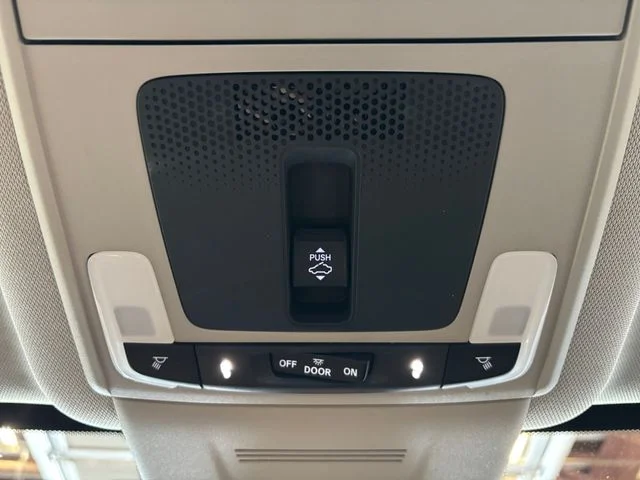 Used 2023 White Honda EX image 22