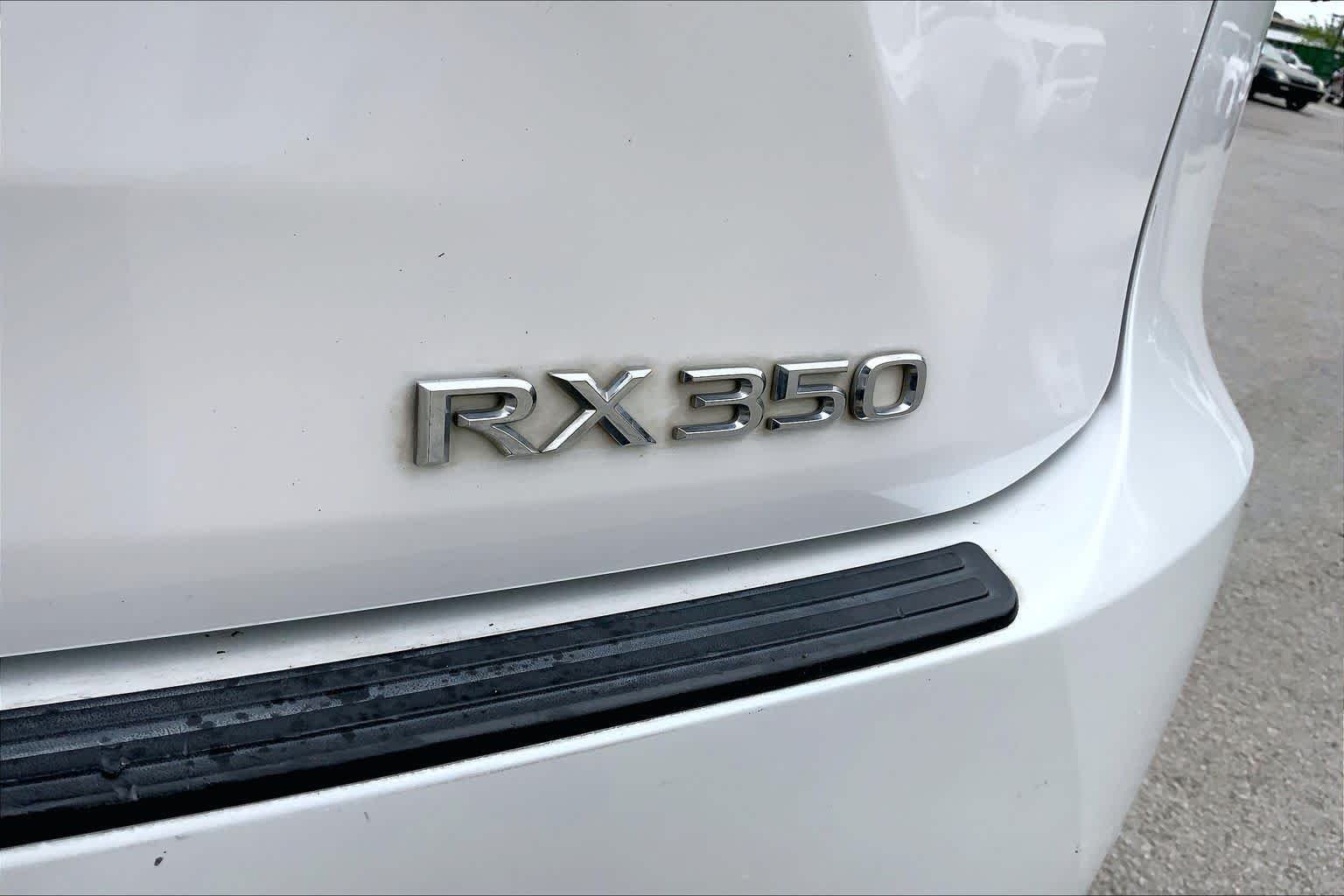 Used 2019 Eminent White Pearl Lexus  image 30
