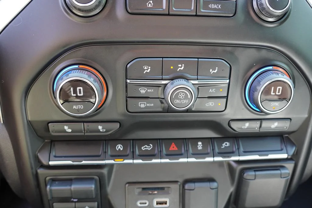 Used 2019 Silver Ice Metallic Chevrolet LT image 27