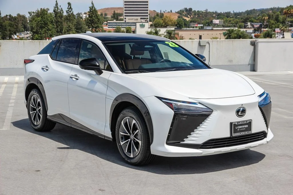 Certified Used 2023 EMINENT WHITE PEARL Lexus 450e Premium image 3