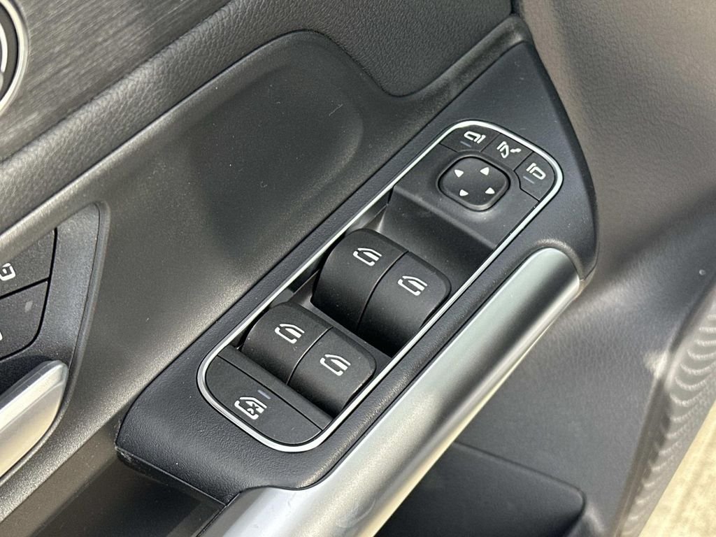 Used 2026 Mountain Grey Metallic Mercedes-Benz GLA 250 image 19