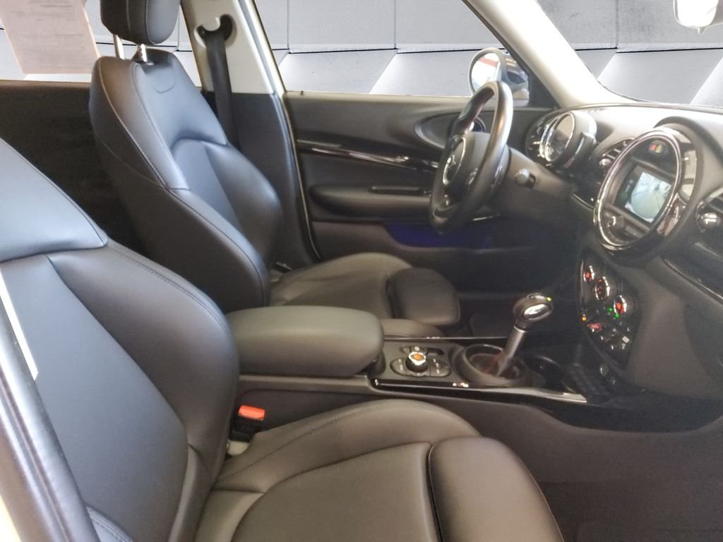 Used 2019 White MINI Classic image 13
