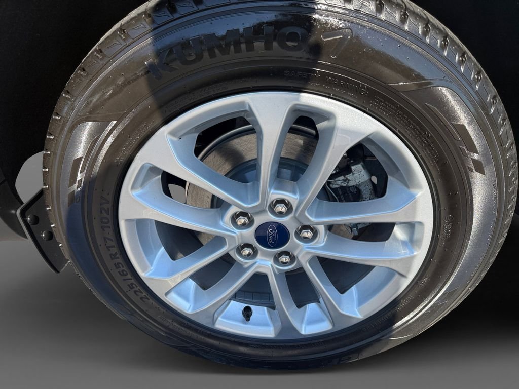 Used 2022 Gray Ford SE image 8