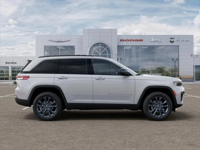 New 2026 Bright White Clear-Coat Exterior Paint Jeep 85th Anniversary Edition image 47