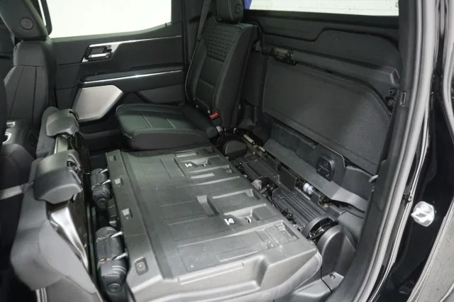 New 2025 Onyx Black GMC Max Range Denali image 34