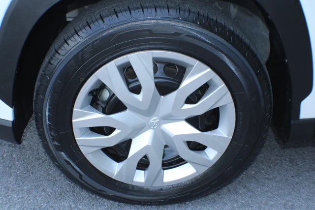 Used 2024 Wind Chill Pearl Toyota L image 2
