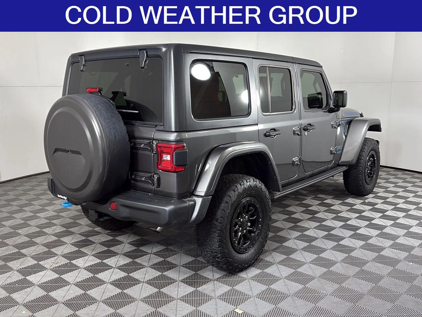 Used 2023 Granite Crystal Metallic Clearcoat Jeep Rubicon 20th Anniversary image 5