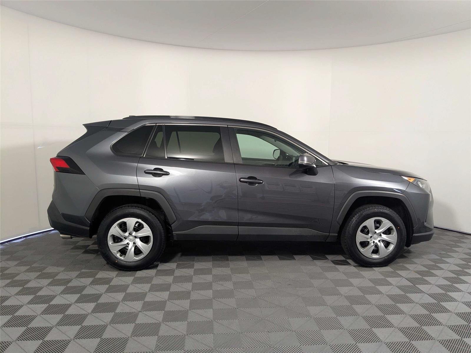 Used 2020 Magnetic Gray Metallic Toyota LE image 5
