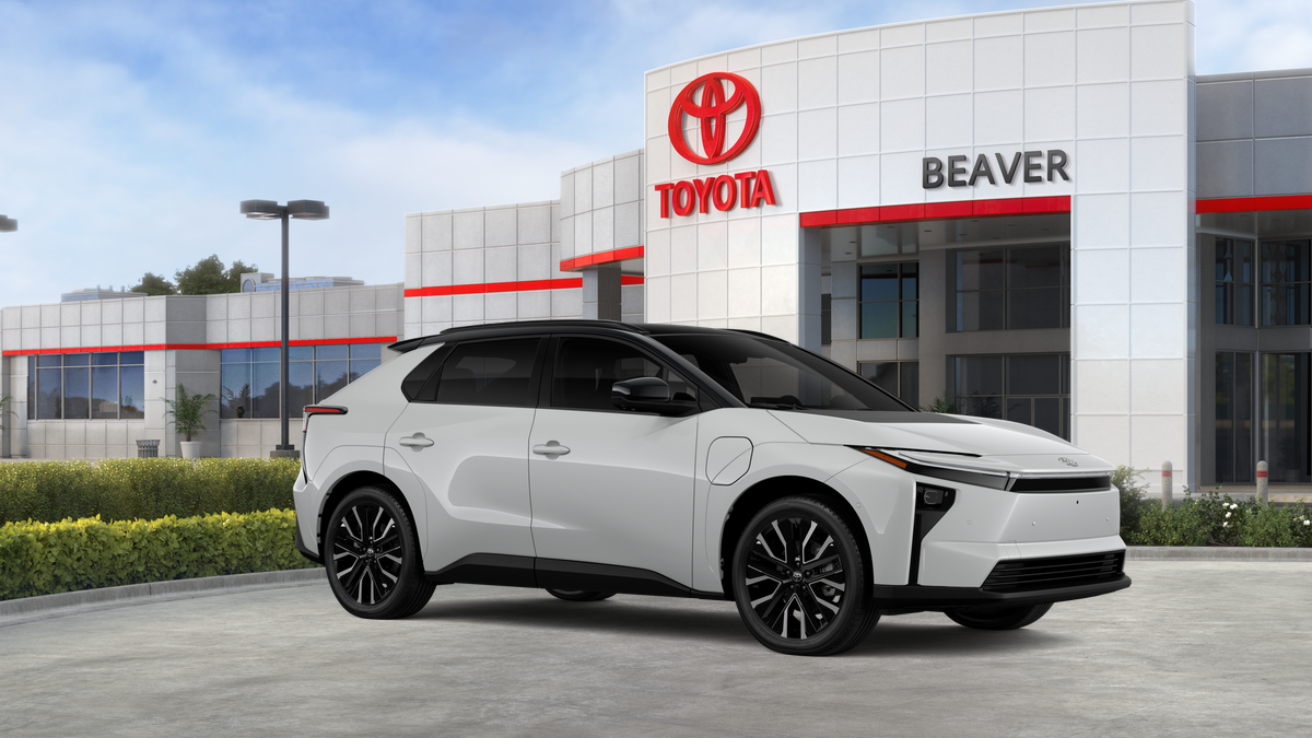 New 2026 Wind Chill Pearl with Midnight Black Metallic roof Toyota Limited image 14