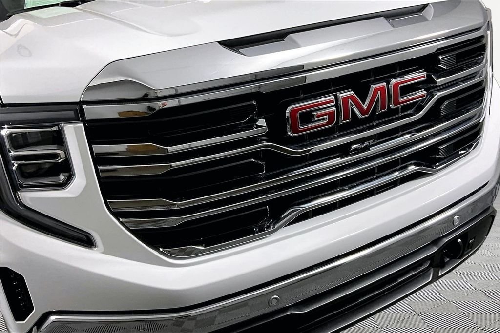 Used 2026 White GMC SLT image 30
