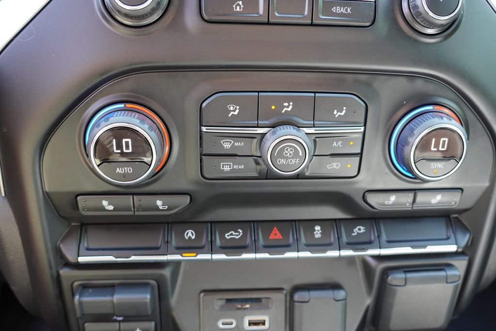 Used 2019 Silver Ice Metallic Chevrolet LT image 27