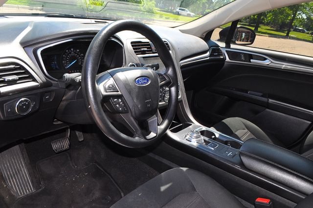 Used 2020 Black Ford SE image 9