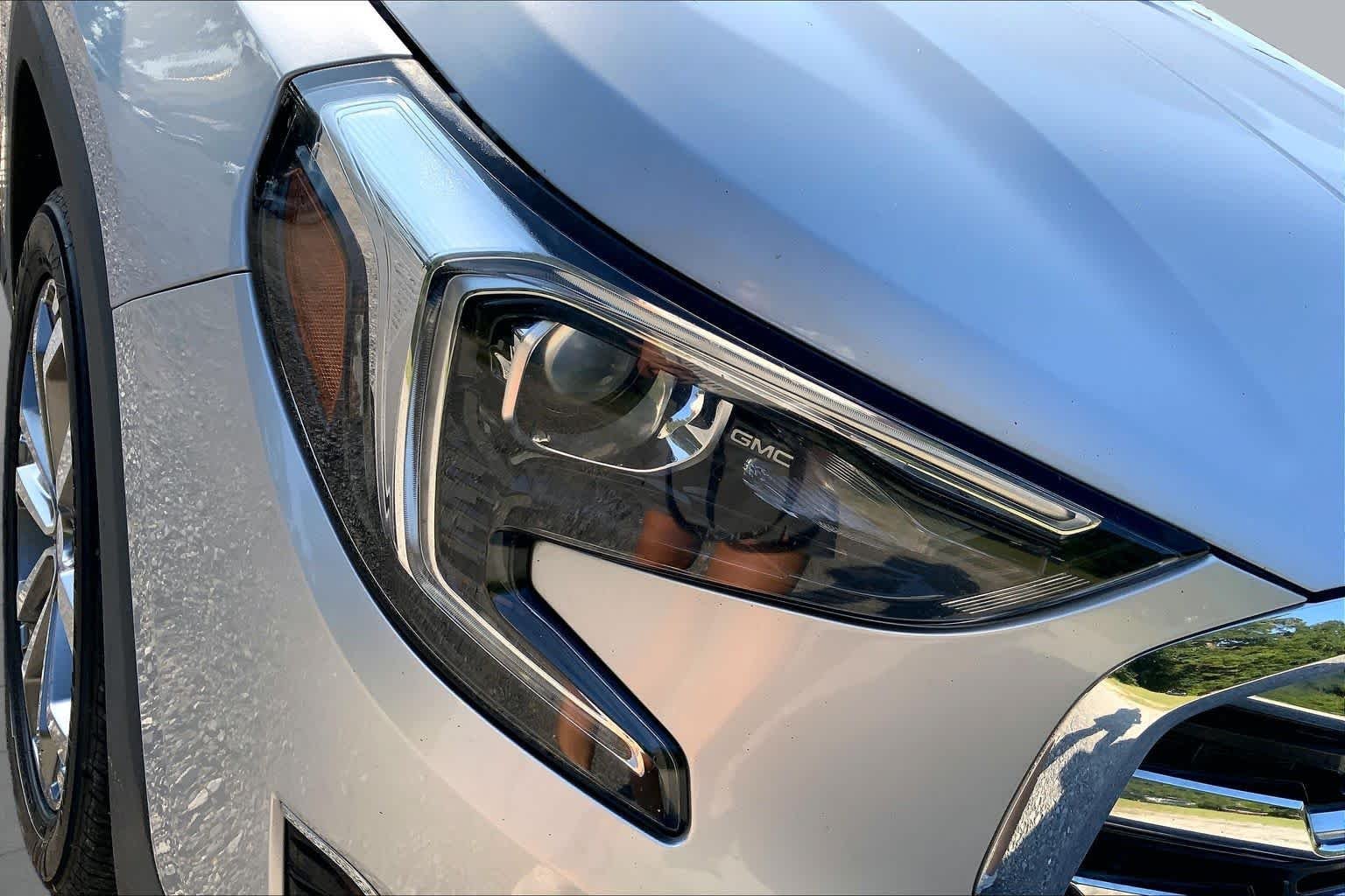 Used 2018 Quicksilver Metallic GMC SLT image 26
