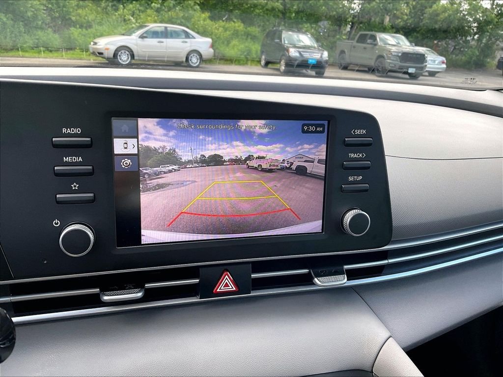 Used 2025 White Hyundai SE image 16