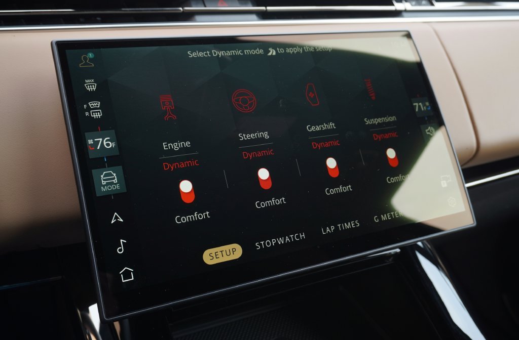 New 2026 Ostuni Pearl White Land Rover Dynamic SE image 24