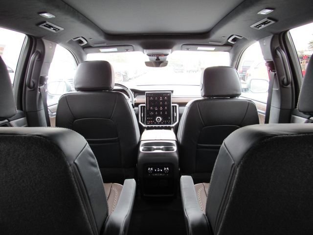 New 2026 Glacier White Tricoat GMC Denali Ultimate image 32