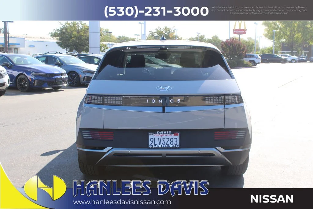 Used 2024 Gray Hyundai SEL image 8