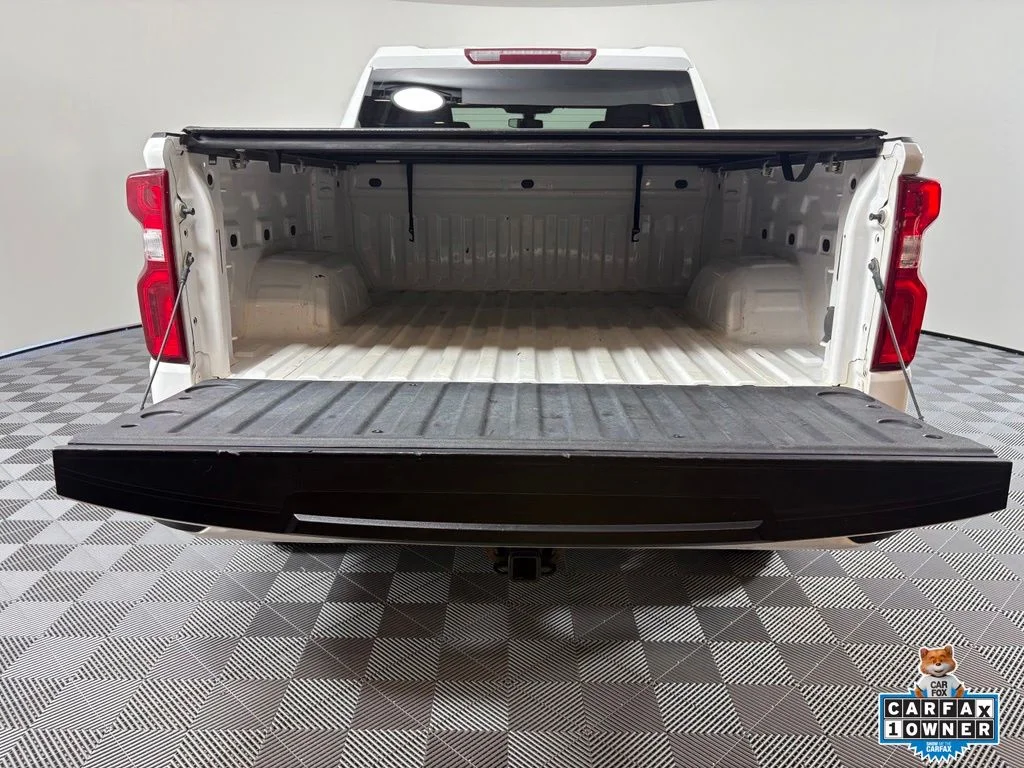 Used 2021 White Chevrolet Custom image 11