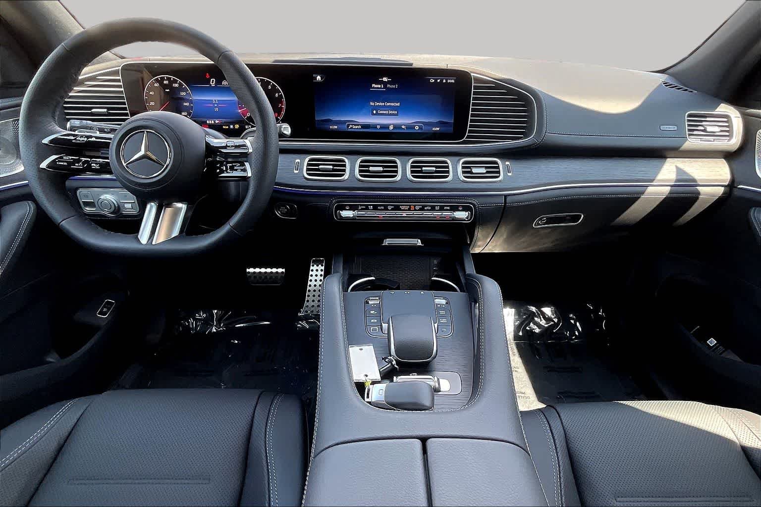 New 2026 MANUFAKTUR Moonlight White Metallic Mercedes-Benz GLE 580 image 7