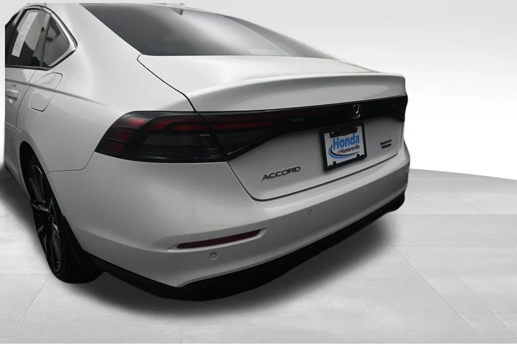 Certified Used 2024 Platinum White Pearl Honda HYBRID TRG image 14