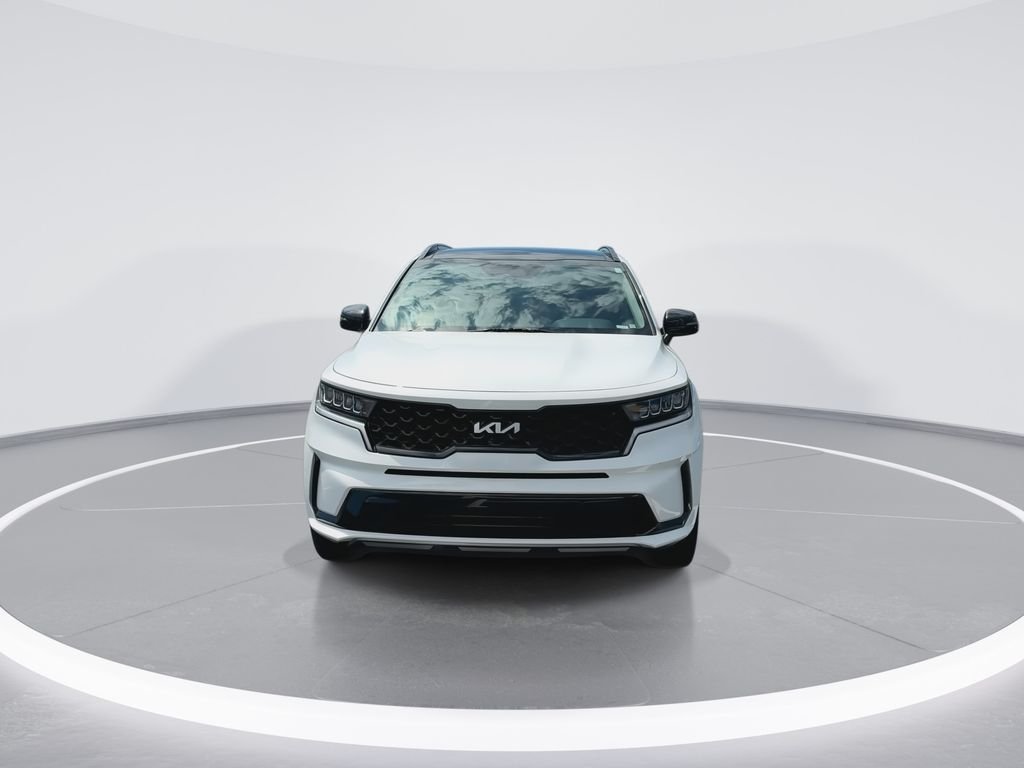 Used 2022 White Kia S image 3