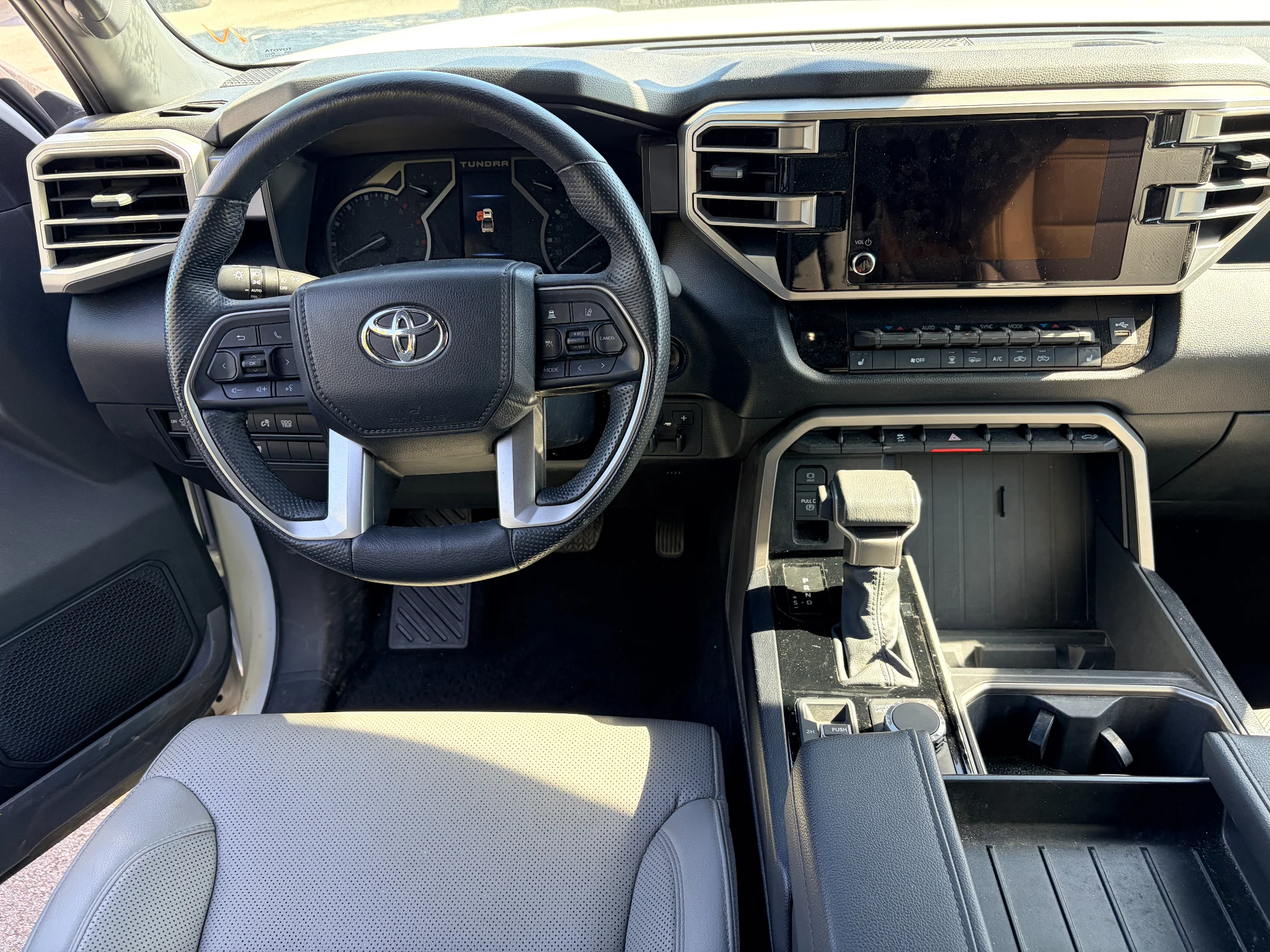 Used 2025 Ice Cap Toyota SR5 image 12