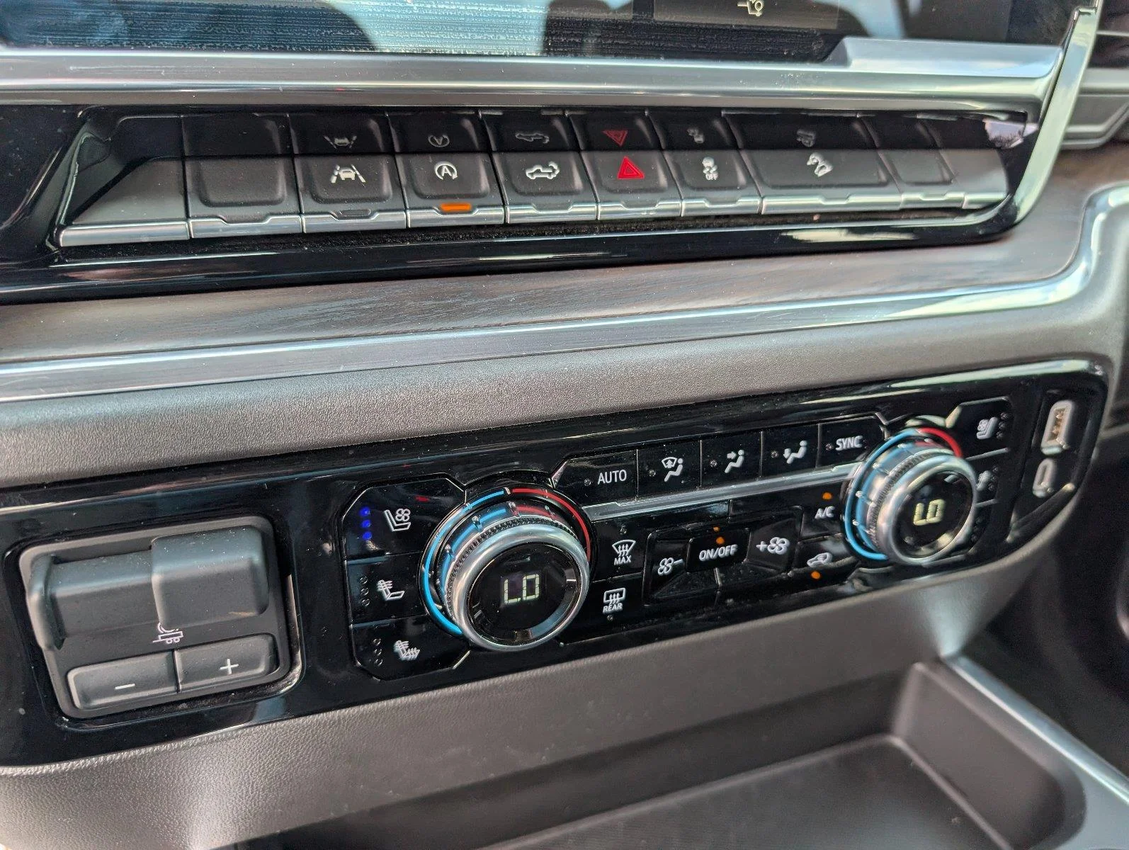 Used 2023 STERLING METALLIC GMC SLT image 20