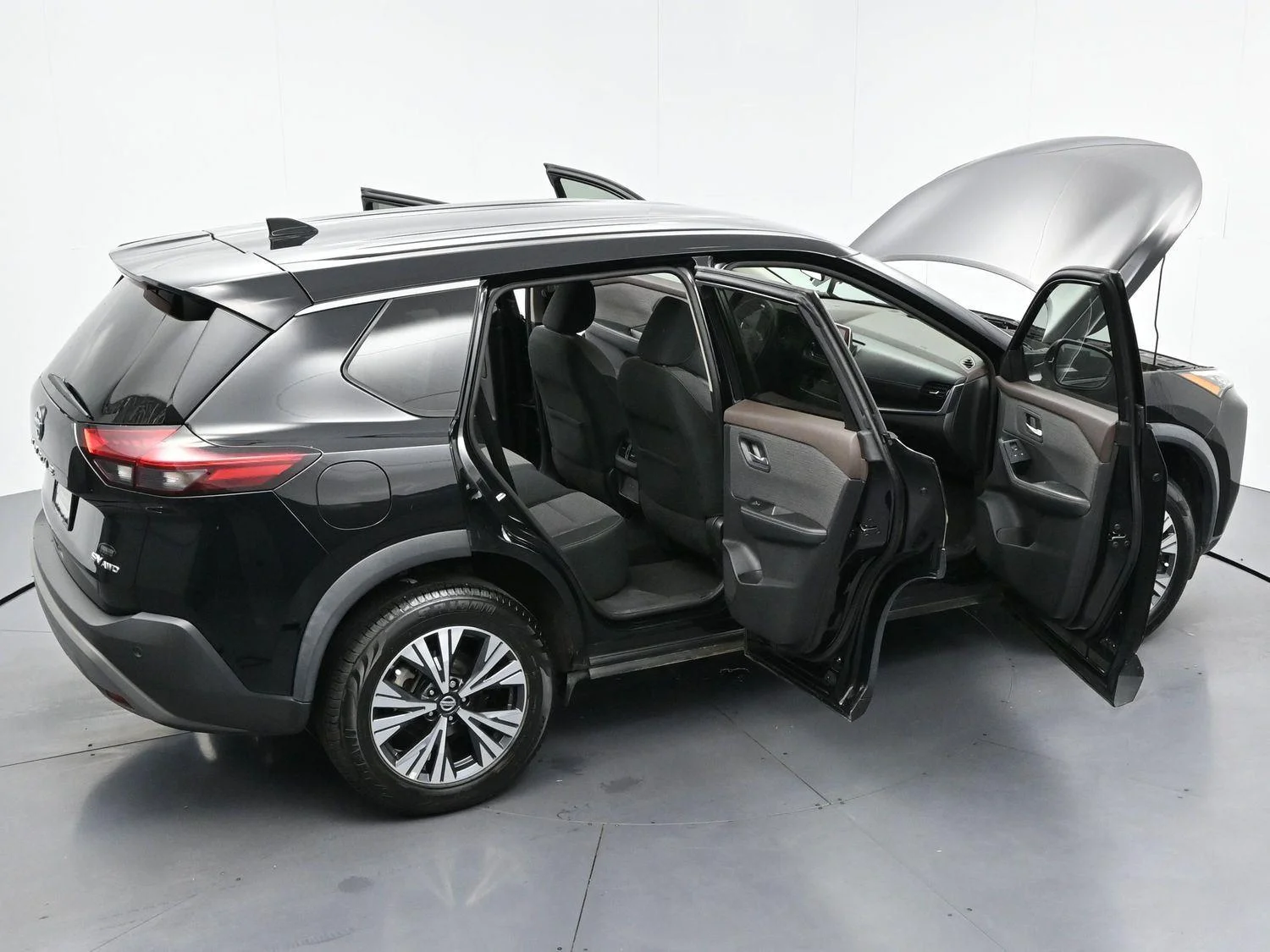 Used 2021 Super Black Nissan SV image 38
