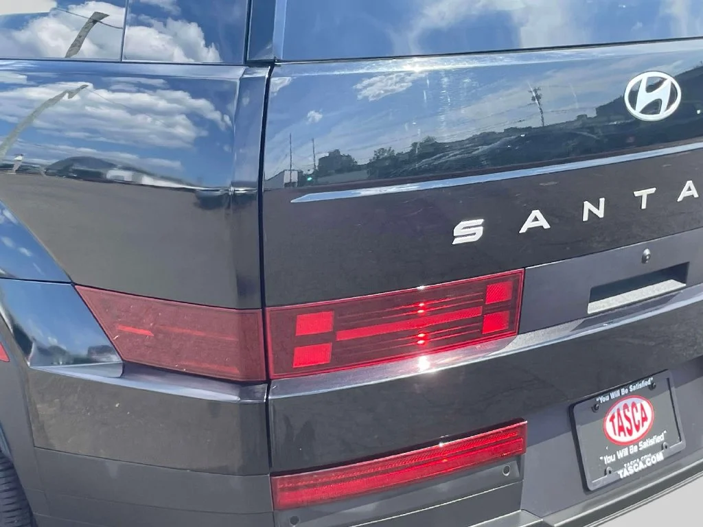 Certified Used 2024 Black Hyundai SE image 11