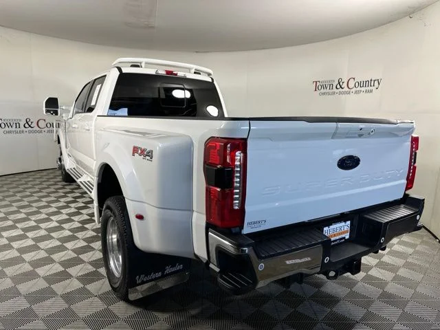 Used 2023 White Ford Lariat image 9