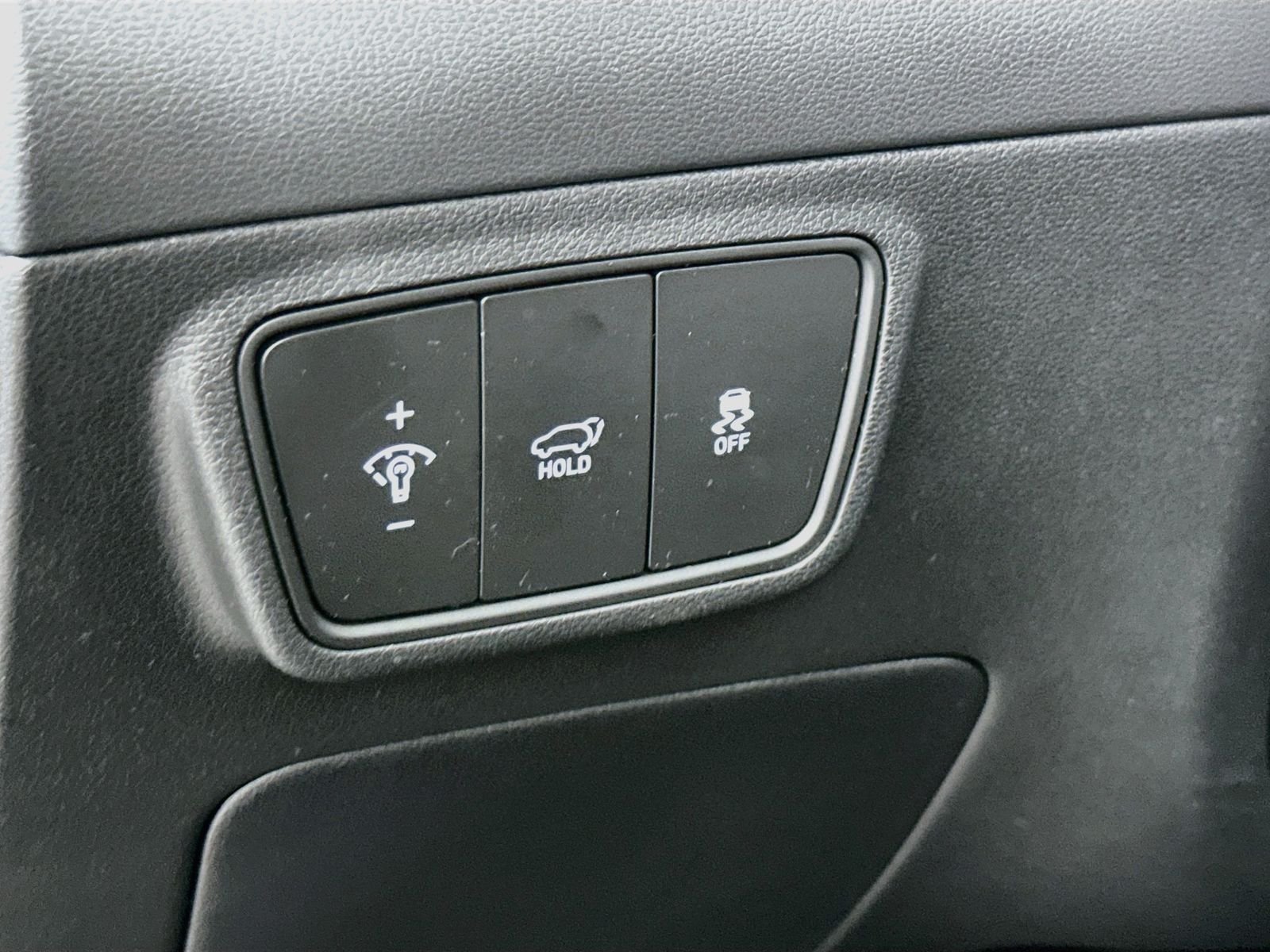 Used 2023 Amazon Gray Hyundai Limited image 11