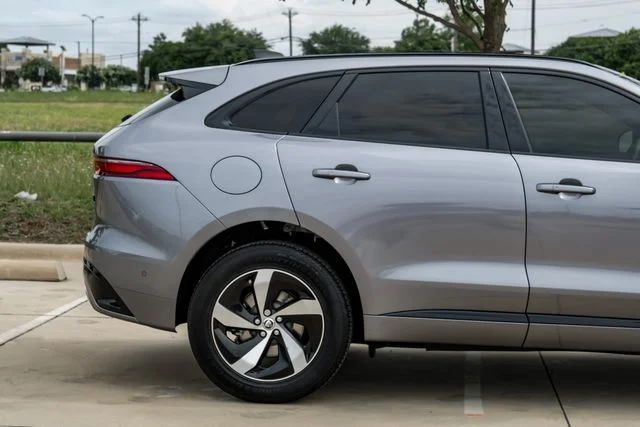 2026 Jaguar F-Pace R-Dynamic S - Photo 8