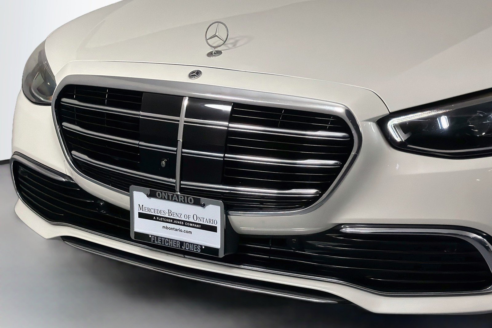 Certified Used 2023 MANUFAKTUR Diamond White Mercedes-Benz S 500 image 13