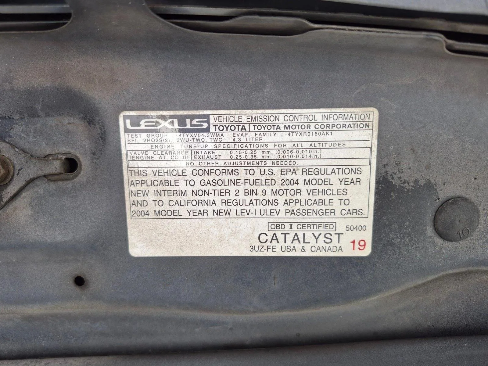 Used 2004 Silver/Gray Lexus  image 26