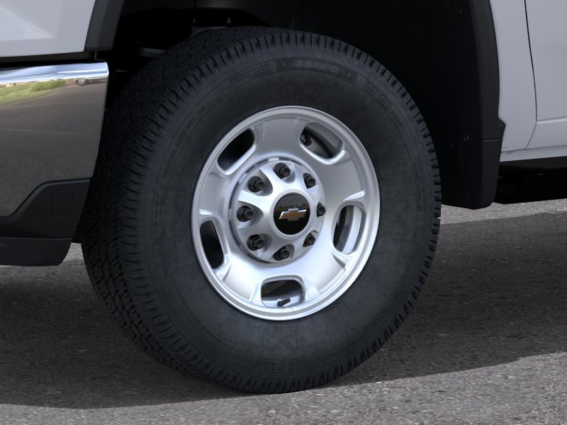 New 2026 Summit White Chevrolet WT image 9